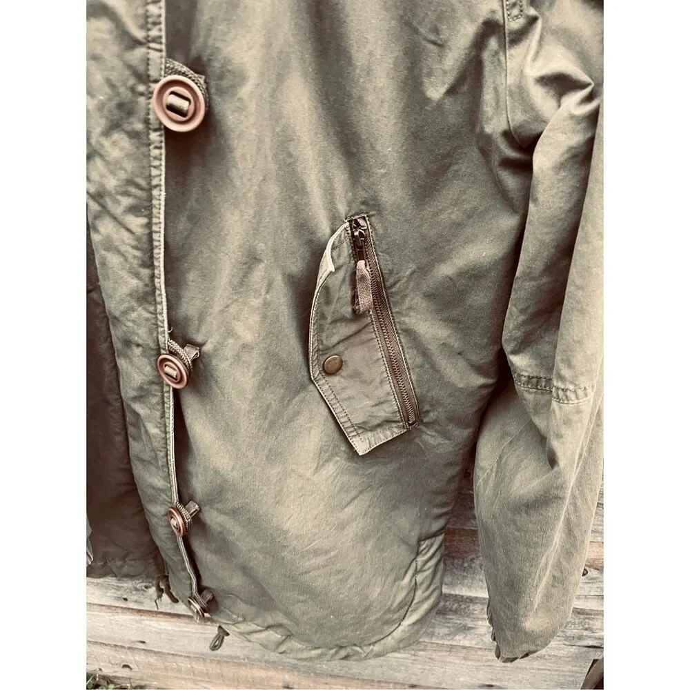 Love Tree size Medium army Green, military style coat. - Picture 6 of 8